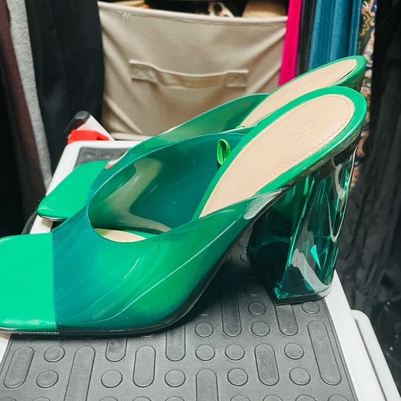Zara Green Block Heel Sandals - Picture 6 of 9